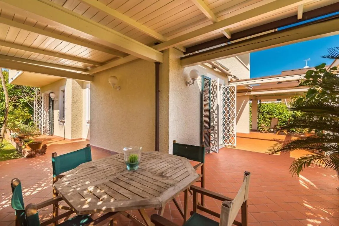 Villa Annie Forte dei Marmi 0*,  Italia
